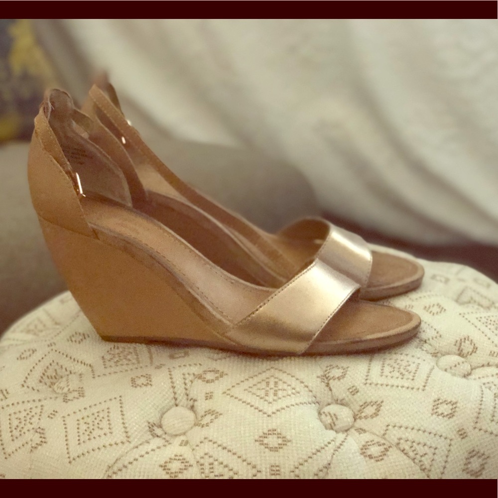 Seychelles gold and beige wedge sandals, size 8.5